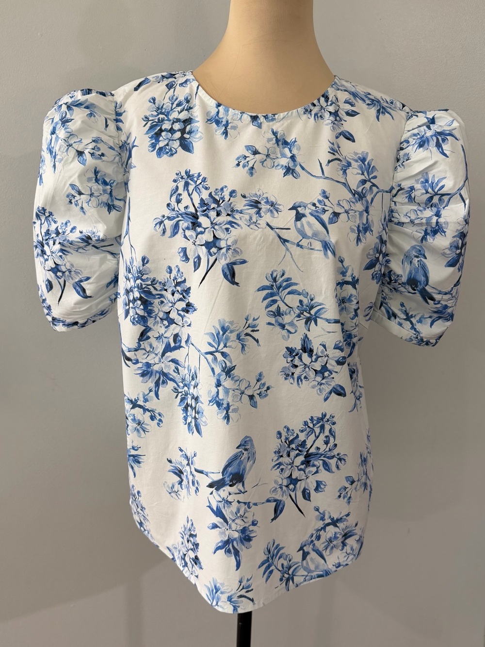 ANTONIO MELANI White Floral Bird Print in Shades of Blue Women's Blouse Shirt
